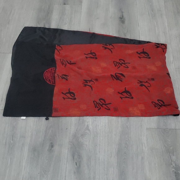 Grace Chuang 100 $ Silk Red and Black Chinese Wrap In Great Condition - Picture 2 of 8